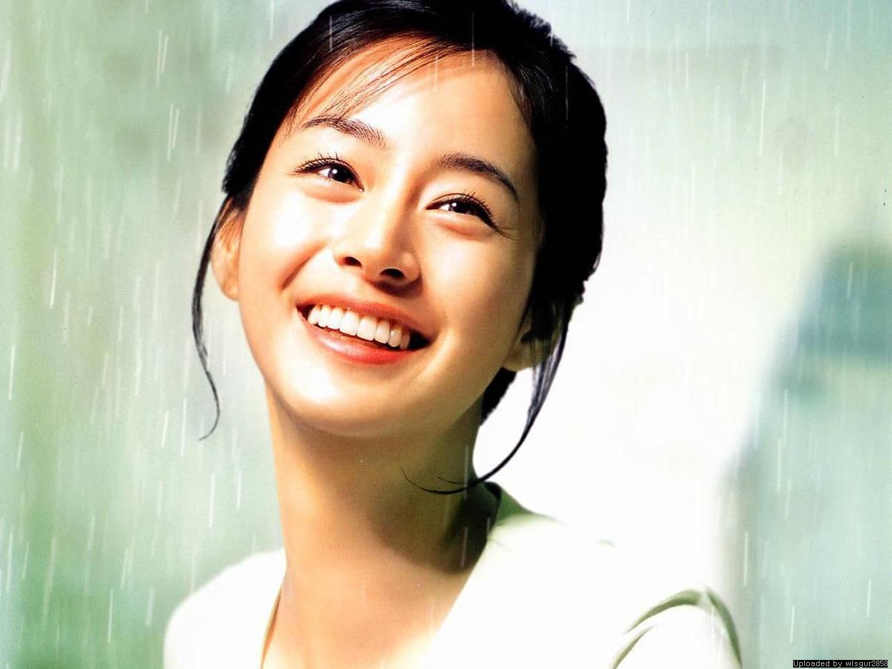 Beautiful Korean Actress Wallpaper Gallery