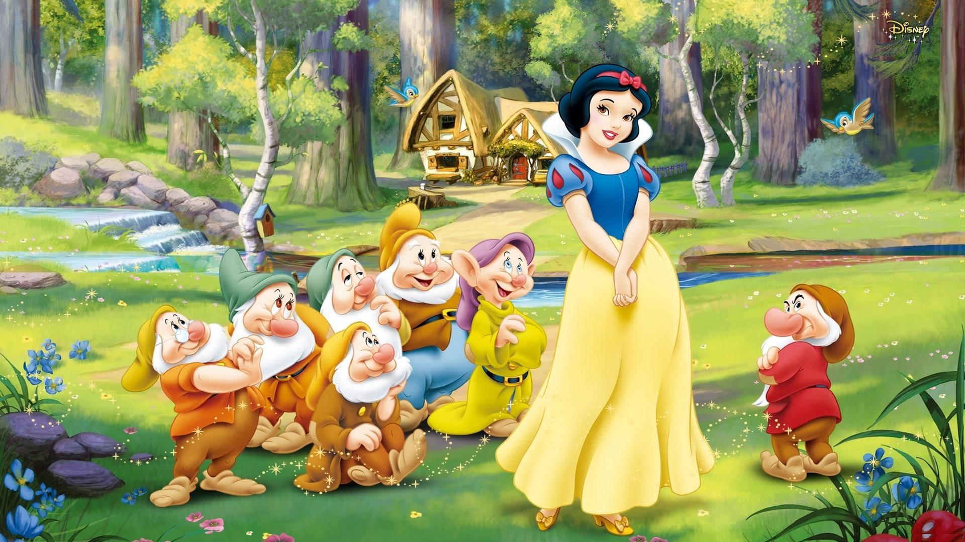 Snow White With Animal Friends In Disney S Classic