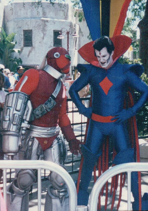 Crimson Mando And Mr Sinister At Marvel Mania By Trivto On
