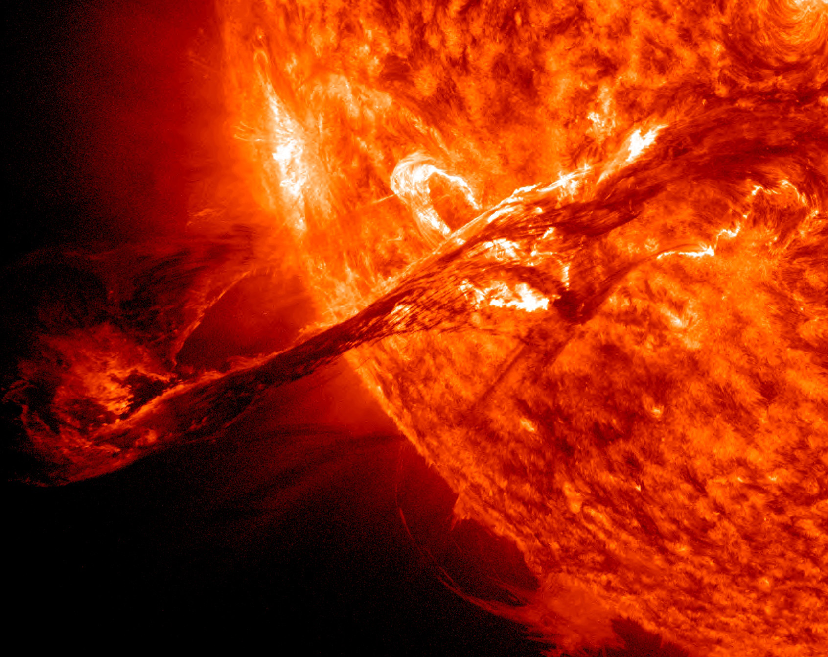 The Solar Filament Eruption Of August Click To Enlarge A