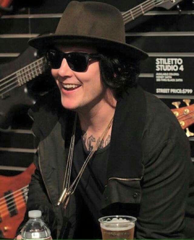 Synyster Gates 2016 Wallpapers 640x789