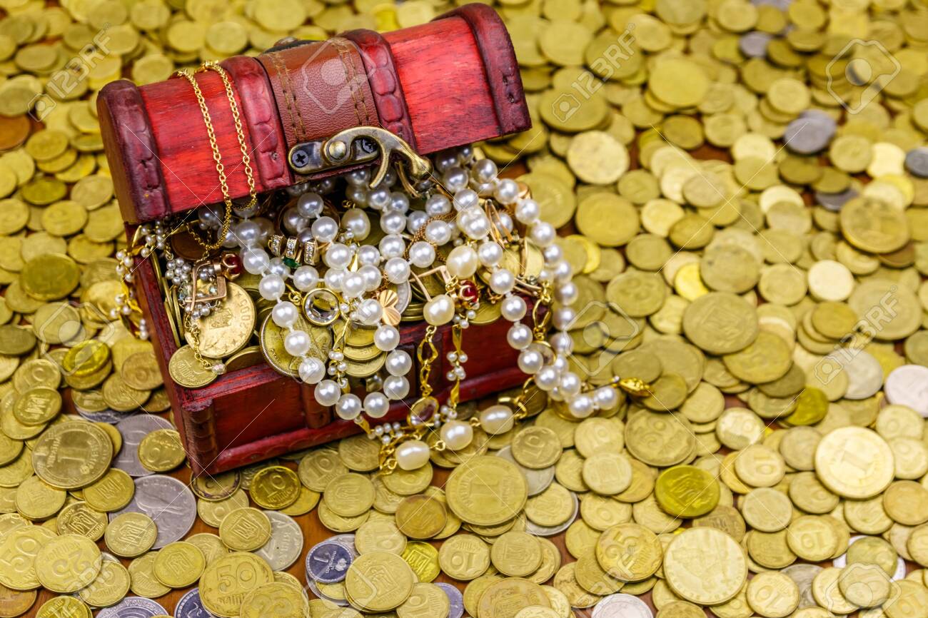 🔥 Download Vintage Treasure Chest Full Of Gold Coins And Jewelry On A ...