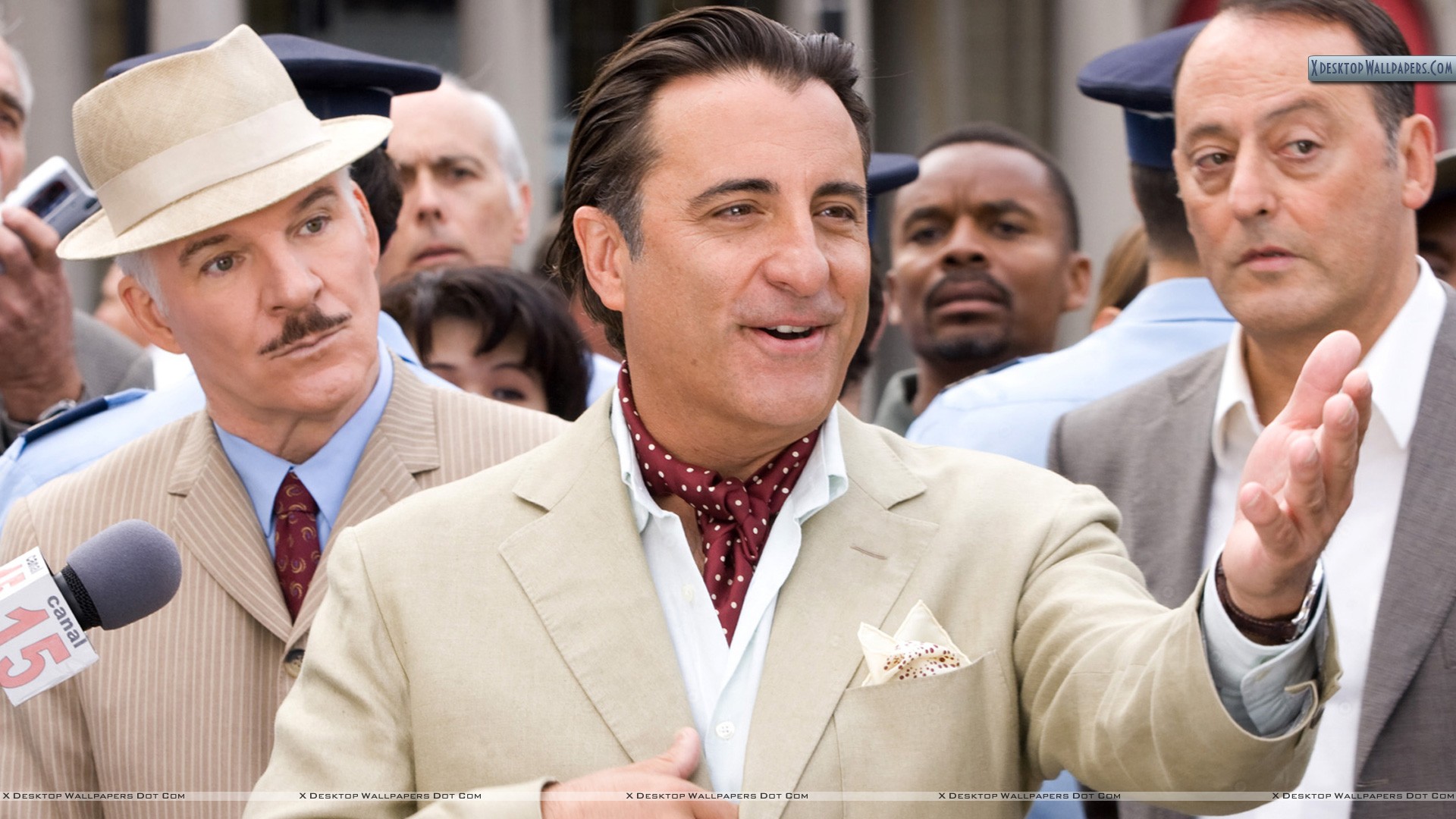 Andy Garcia Talking In The Pink Panther Wallpaper