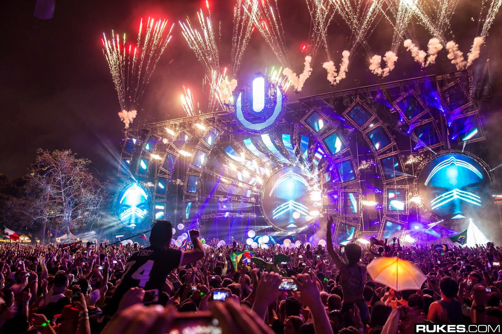 Ultra Music Festival Will Stay In Miami Fist The Air
