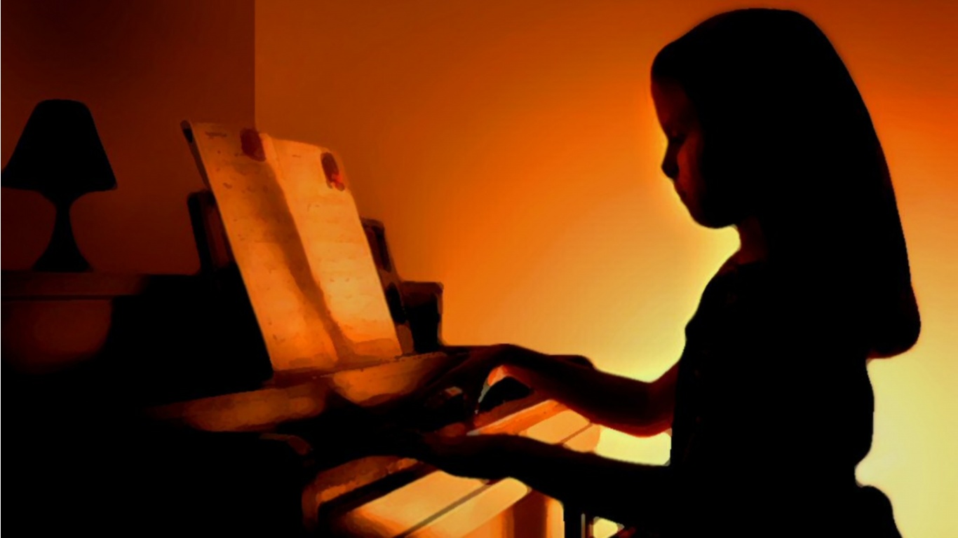Chica En El Piano Fondos De Pantalla Escritorio