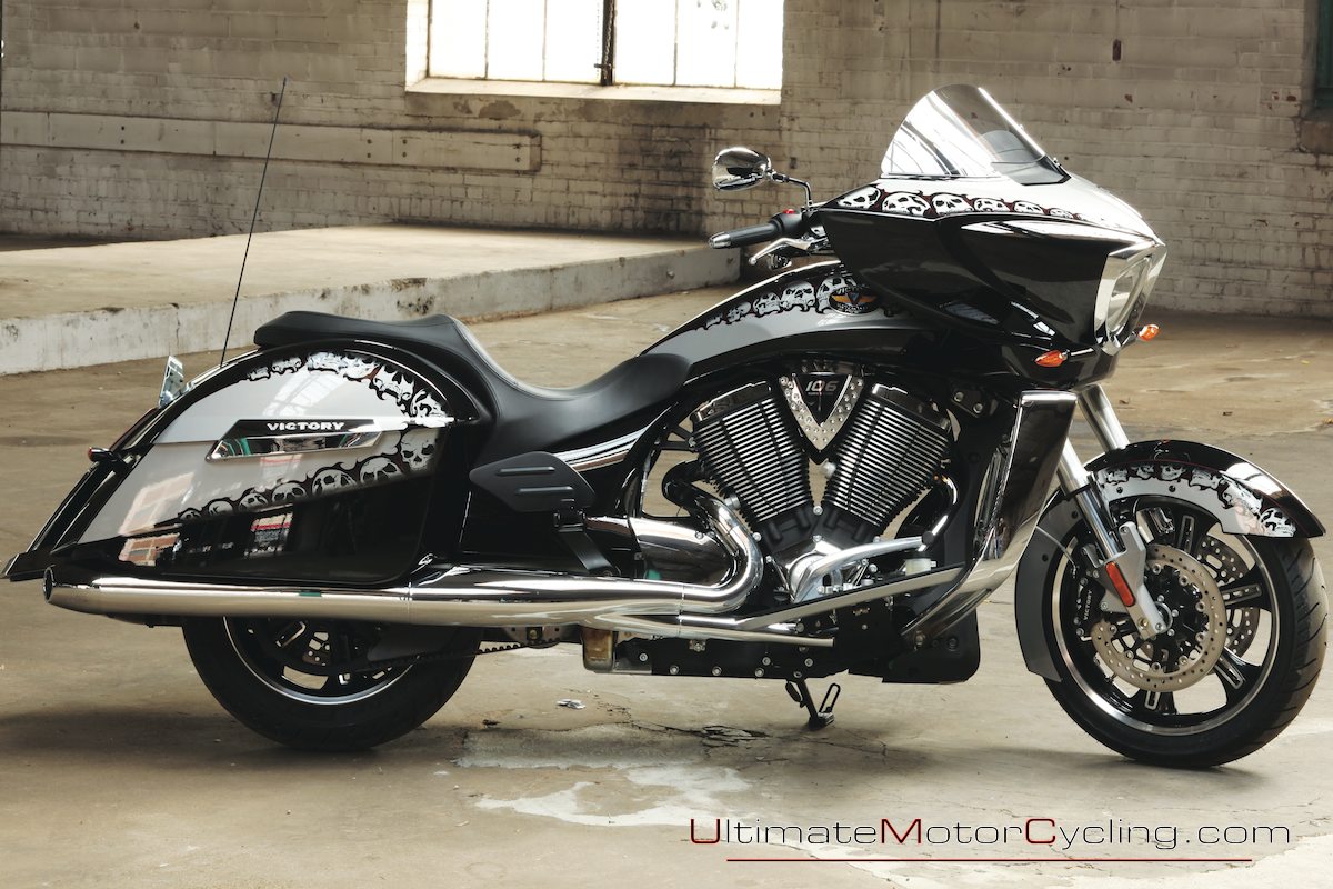 2010 Victory Cross Country V Twin Wallpaper   Ultimate MotorCycling