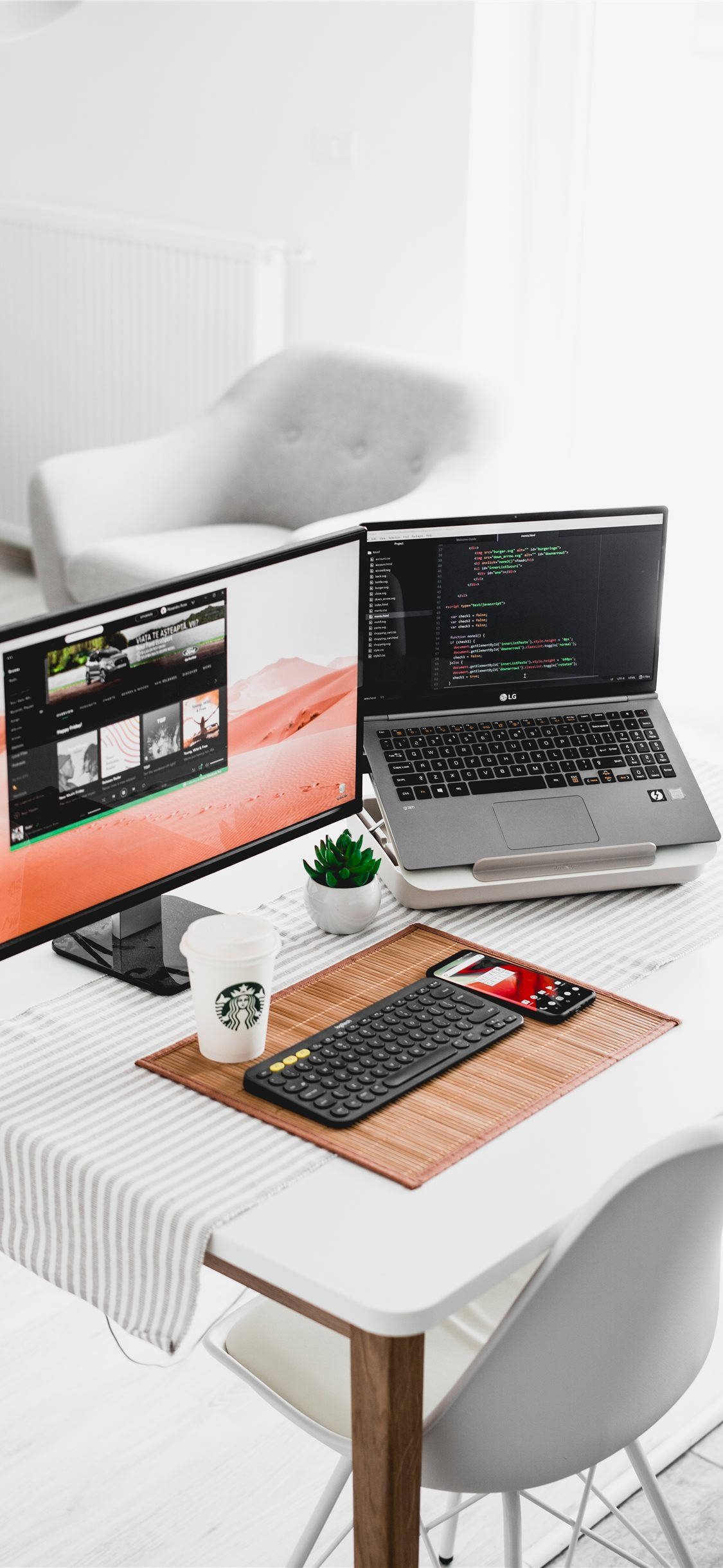Soft Light Girl Desk Wallpaper