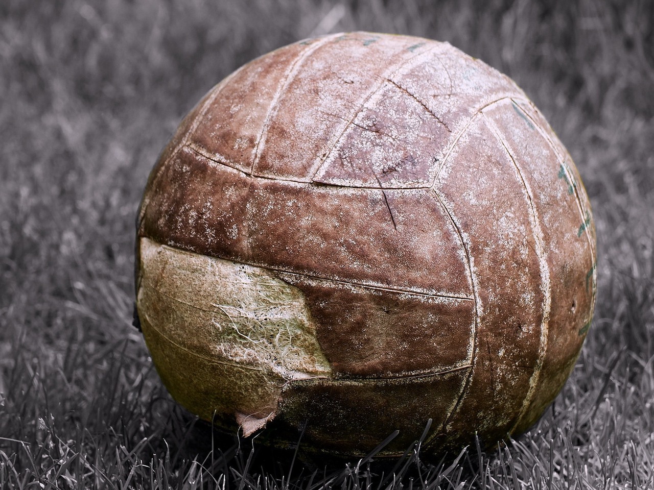 Wallpaper Ball Football Old Ragged Standard