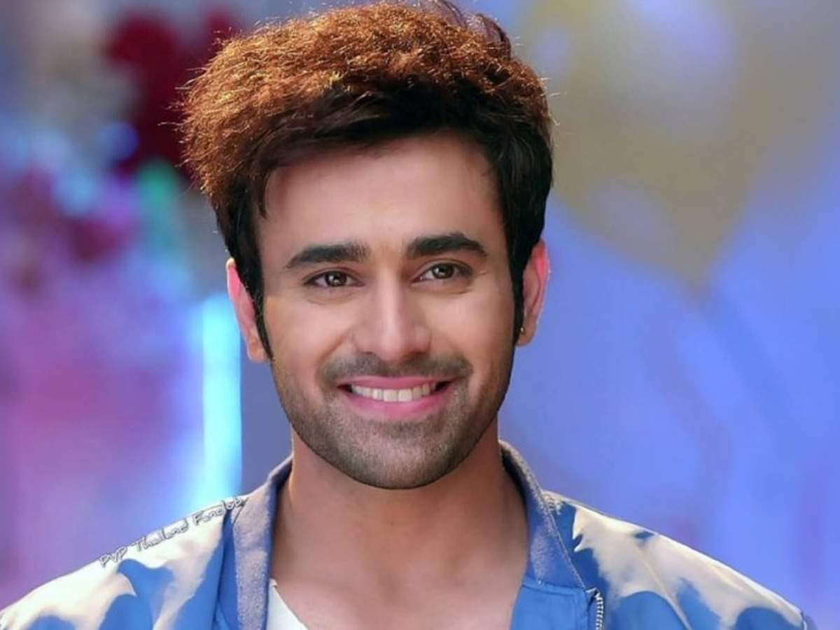 Pearl V Puri Used To Stand Outside Coaching Class
