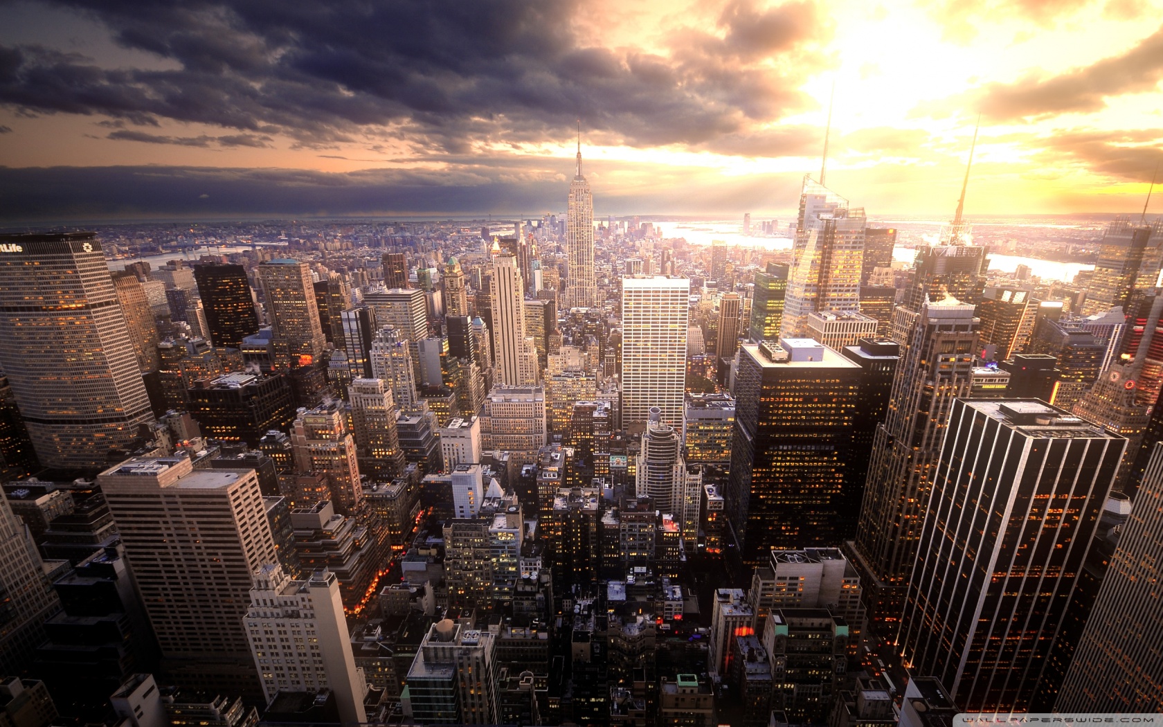 Manhattan Skyline At Night Wallpaper