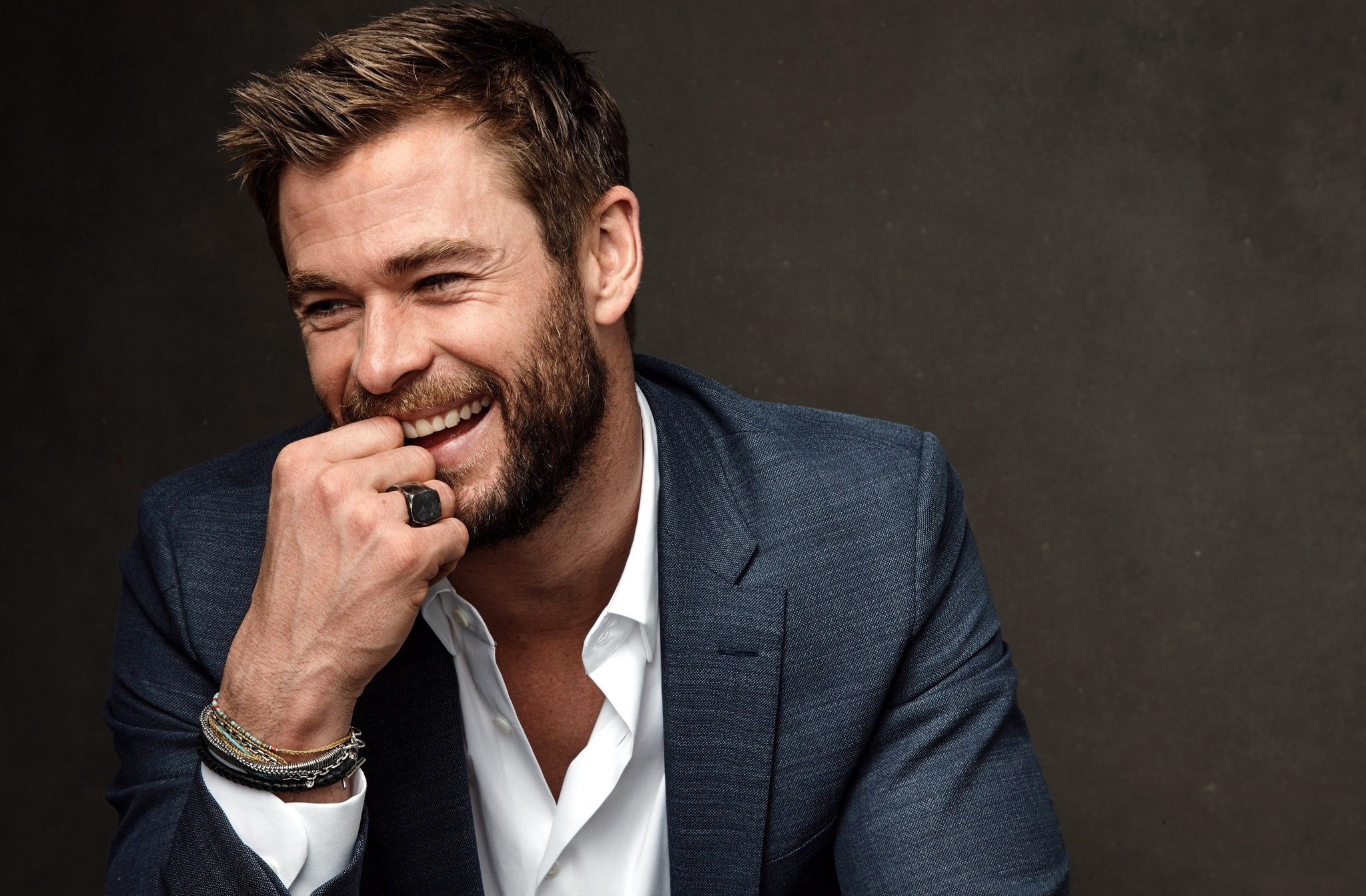 Wallpaper Of Actor Australian Beard Chris Hemsworth Smile