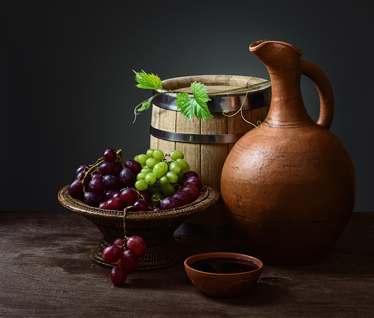 Desktop Wallpaper Wine Cask Jugs Grapes Food Still Life