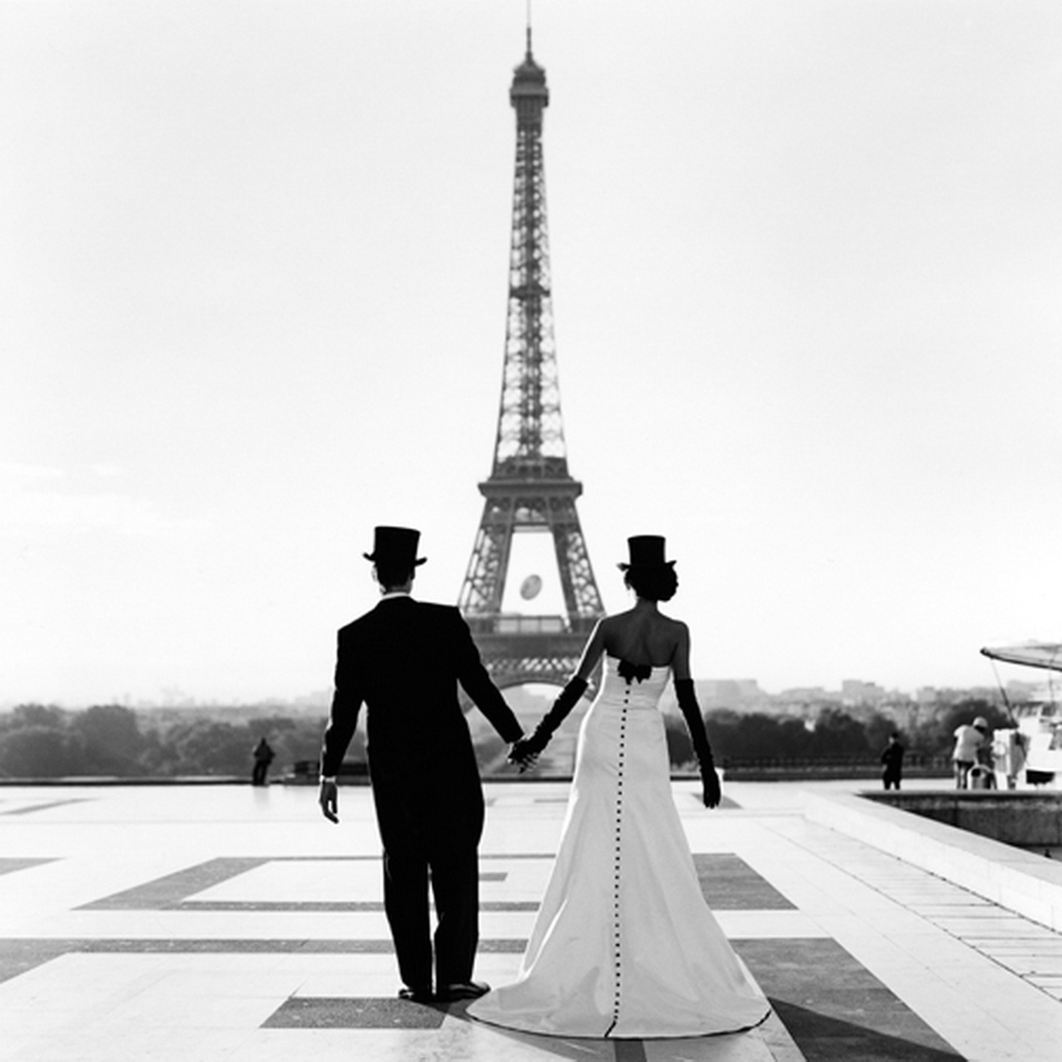 Eiffel Tower Wallpaper Bride Groom Paris B W Jpg