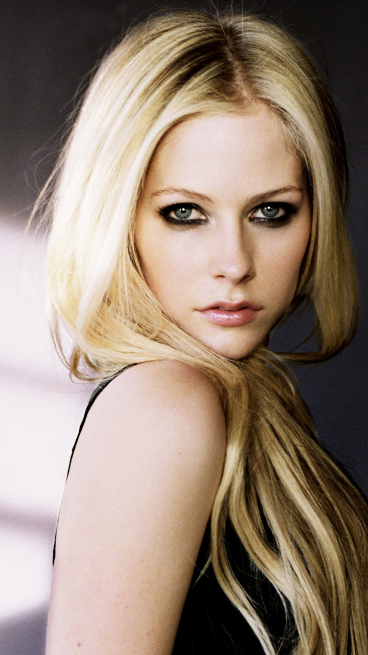 Blonde Avril Lavigne Wallpaper720x1280 Wallpaper Screensaver