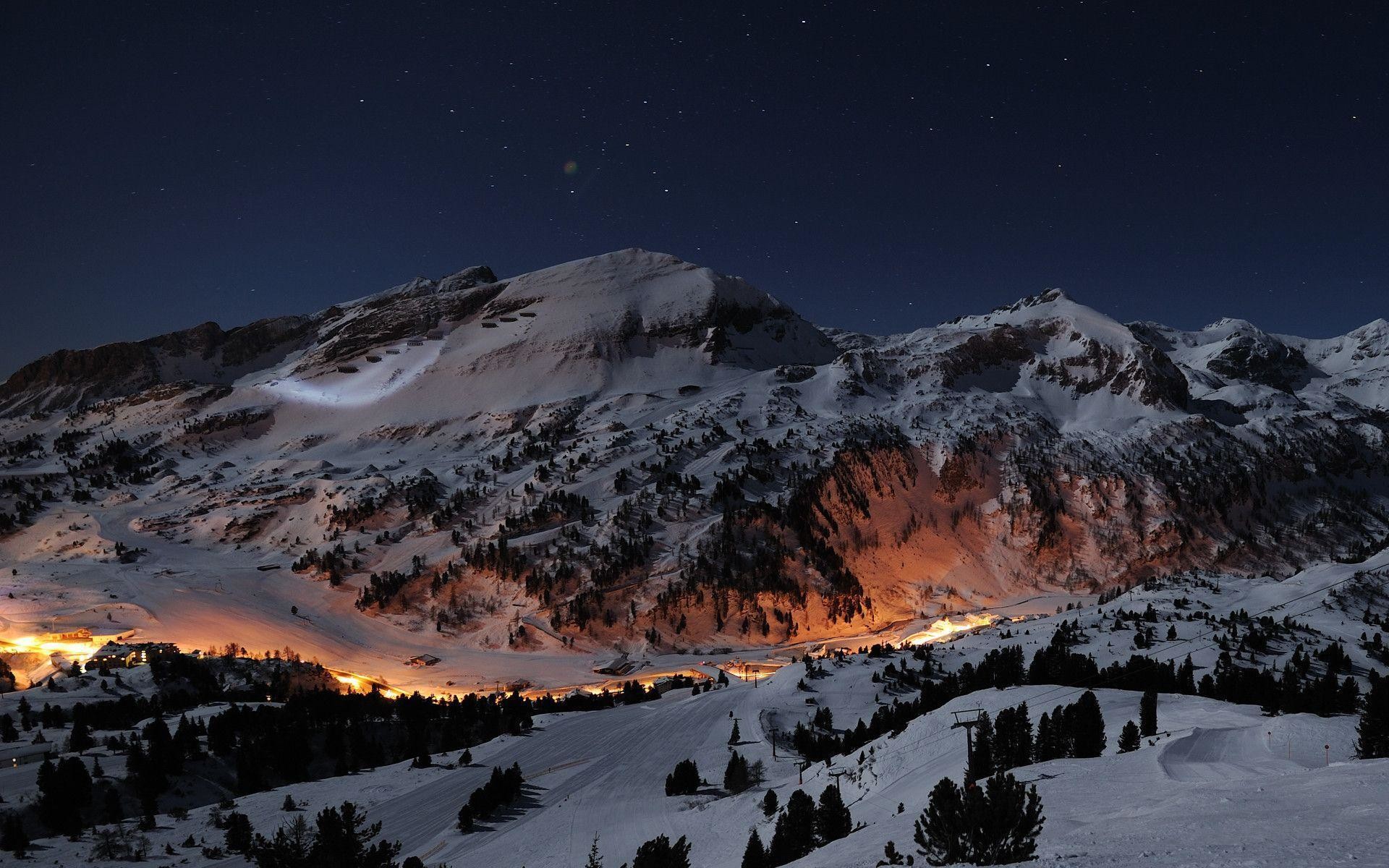 Winter Mountain Desktop Wallpaper Image