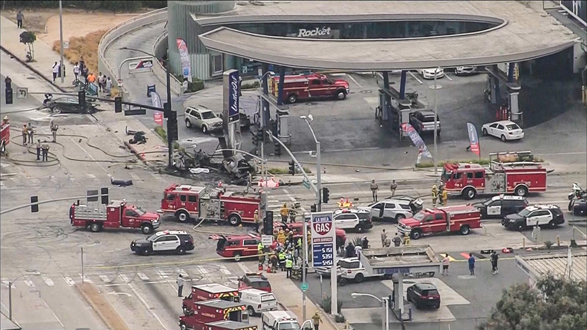 Five Dead Injured In Multi Vehicle Crash Near Los Angeles