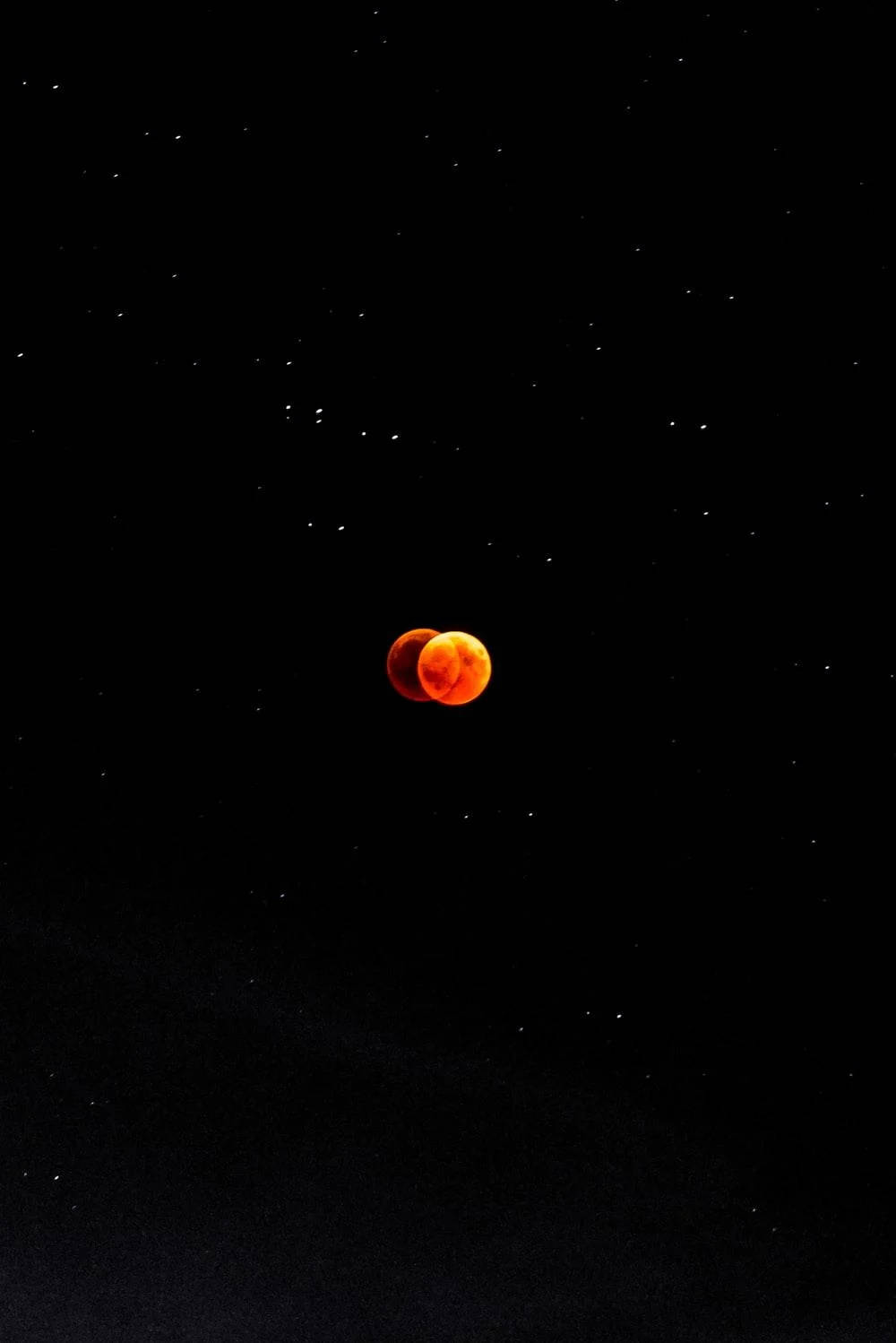 Lunar Eclipse Portrait Utujv08p0qn9fe08 Wallpaper
