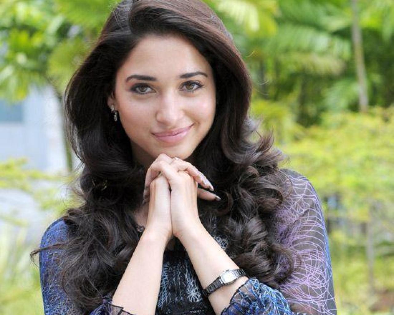 Beautiful And Sexy South Indian Actress Tamanna Bhatia Wrapped In Towel  Photos 08 (139764) | Kollywood Zone