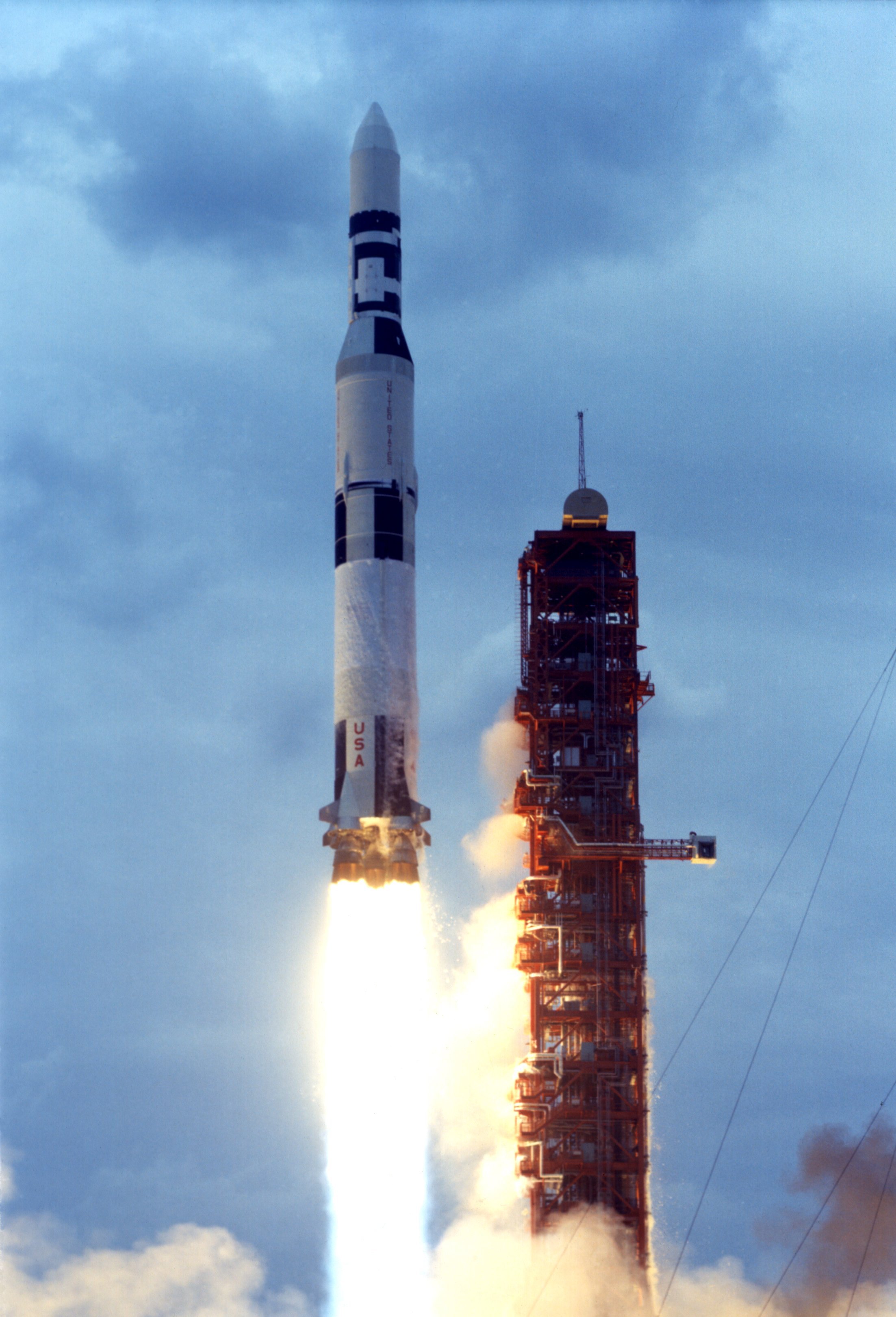 Short Information About Apollo Saturn V Rocket