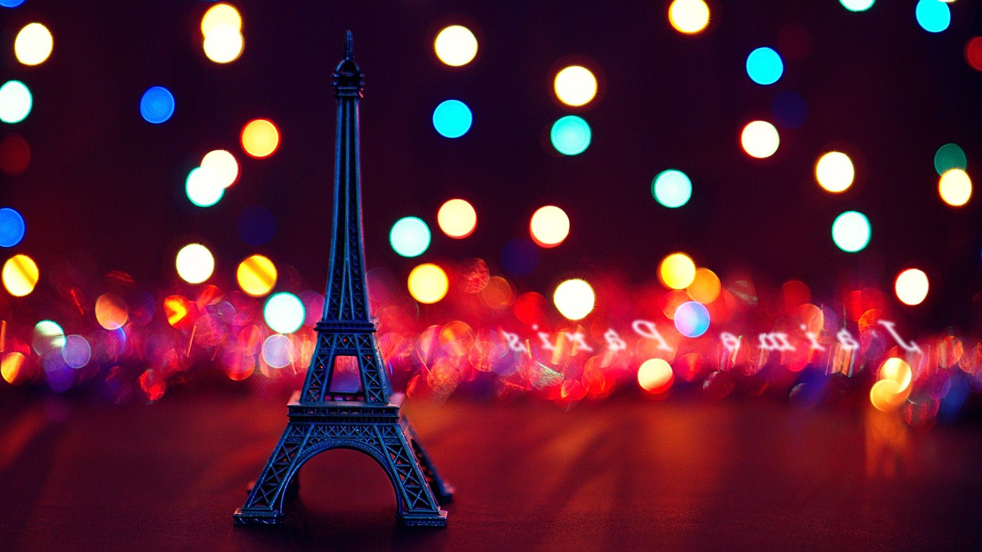 Cute Eiffel Tower Wallpaper