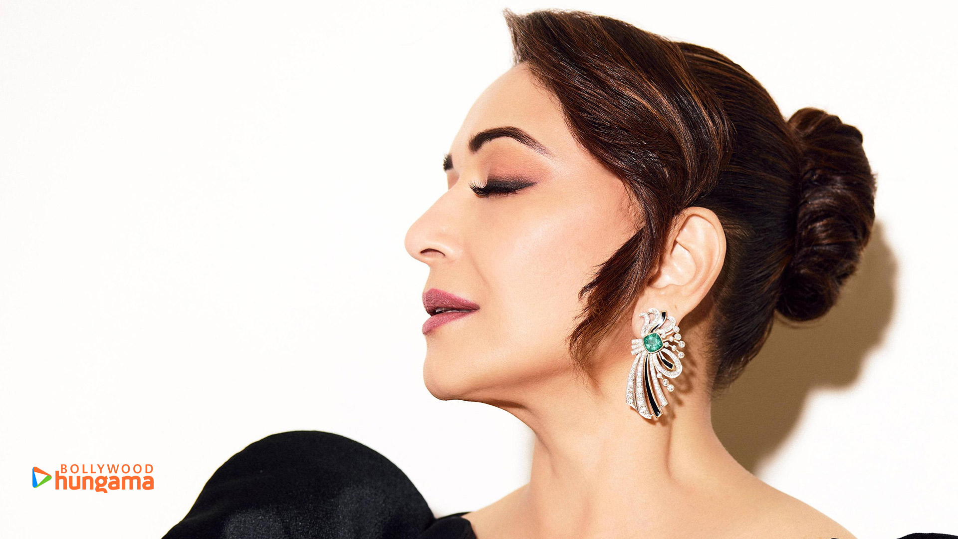 Madhuri Dixit Wallpaper