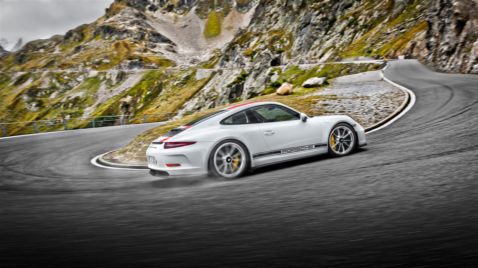 Fahrstunde im neuen Porsche 911 R gefllig   Motorblock