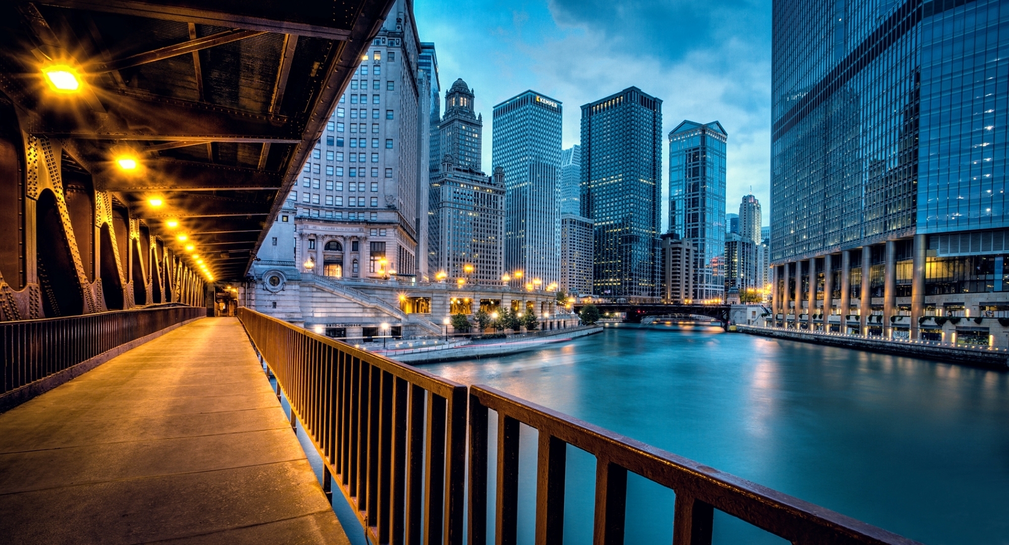 Chicago Llinois Illinois Usa United States City Evening River