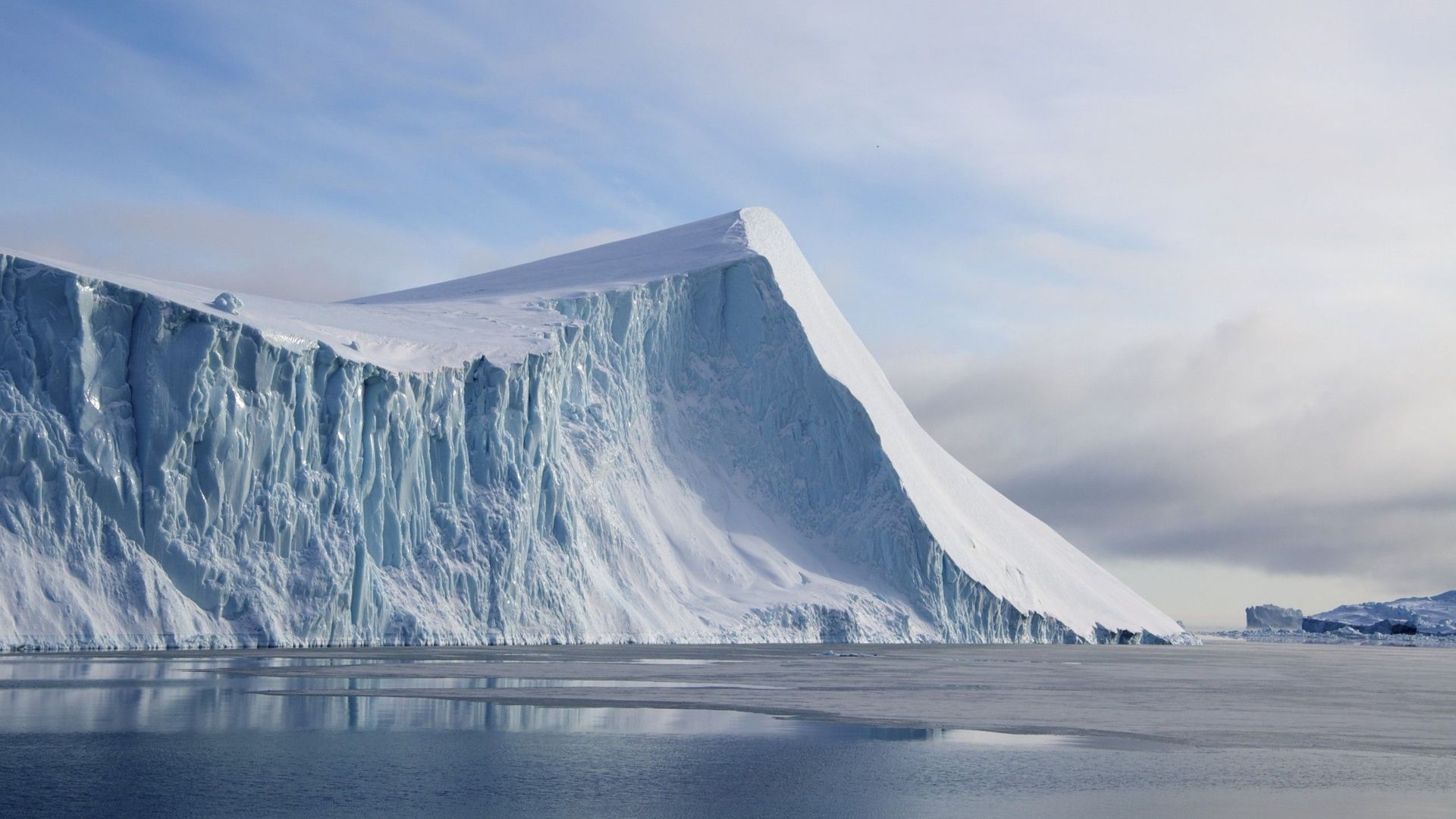 Iceberg Wallpaper