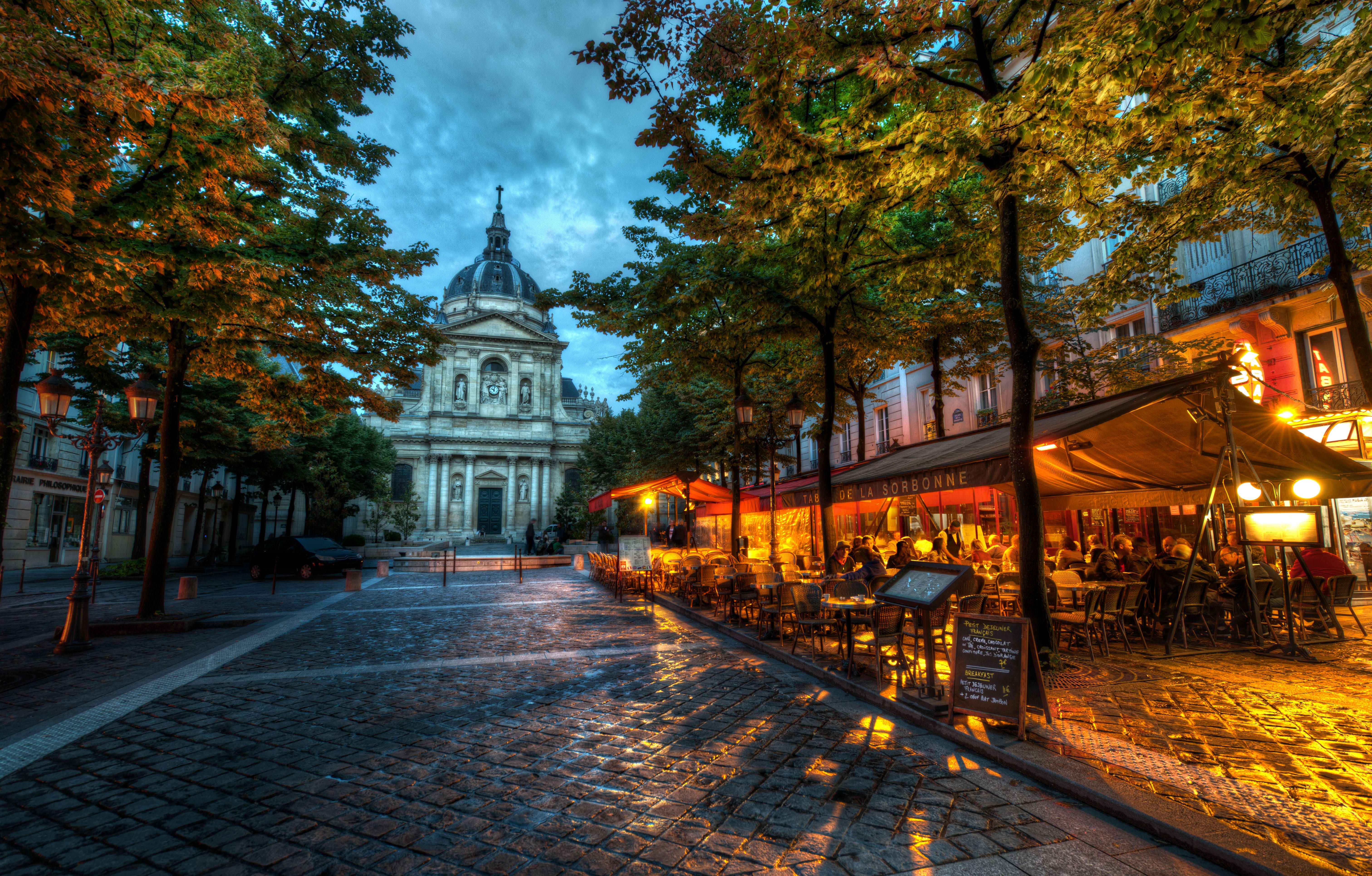 Here Is The Famous Sorbonne University In Evening Paris