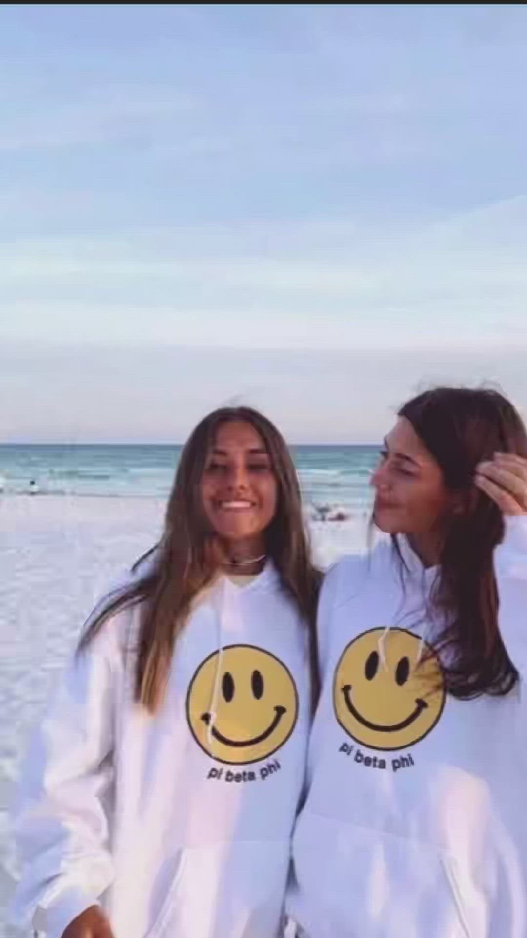 Aesthetic Best Friends Wallpaper In