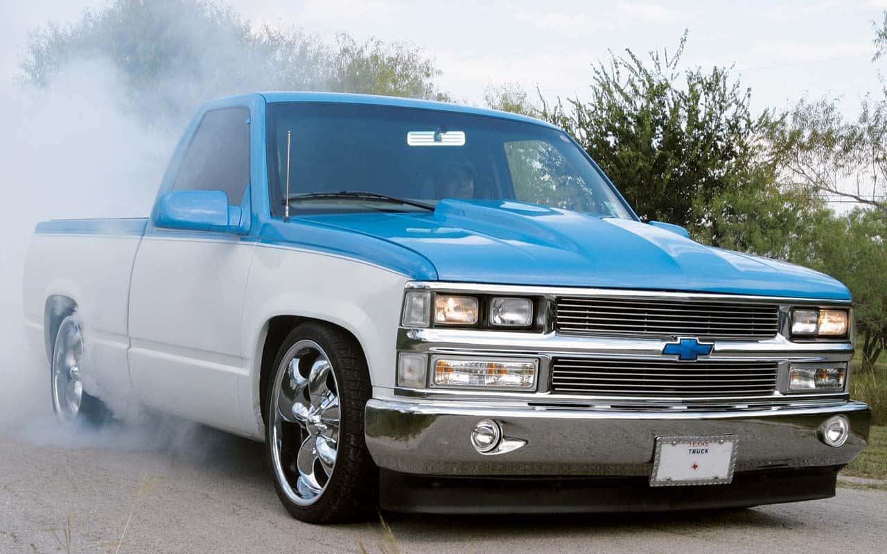 Blue Smoky Low Truck Wallpaper