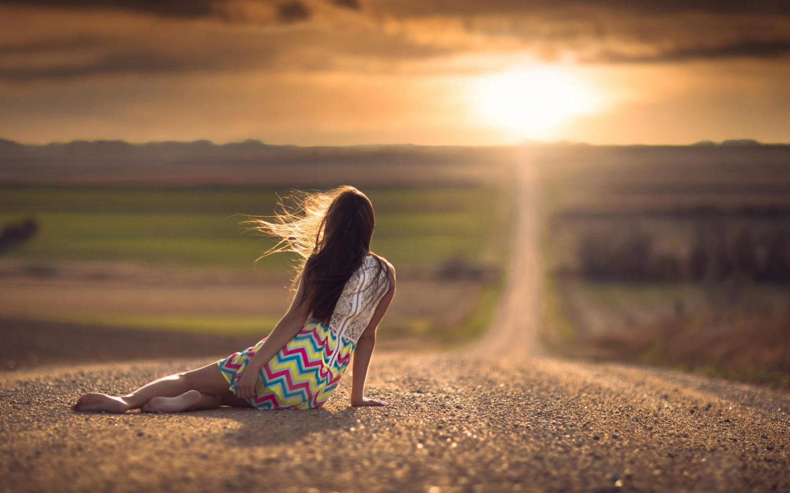 Alone Sad Girl Wallpaper