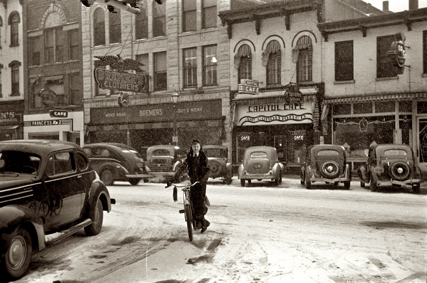 1940 february the main street in iowa city HD Wallpaper   City Town
