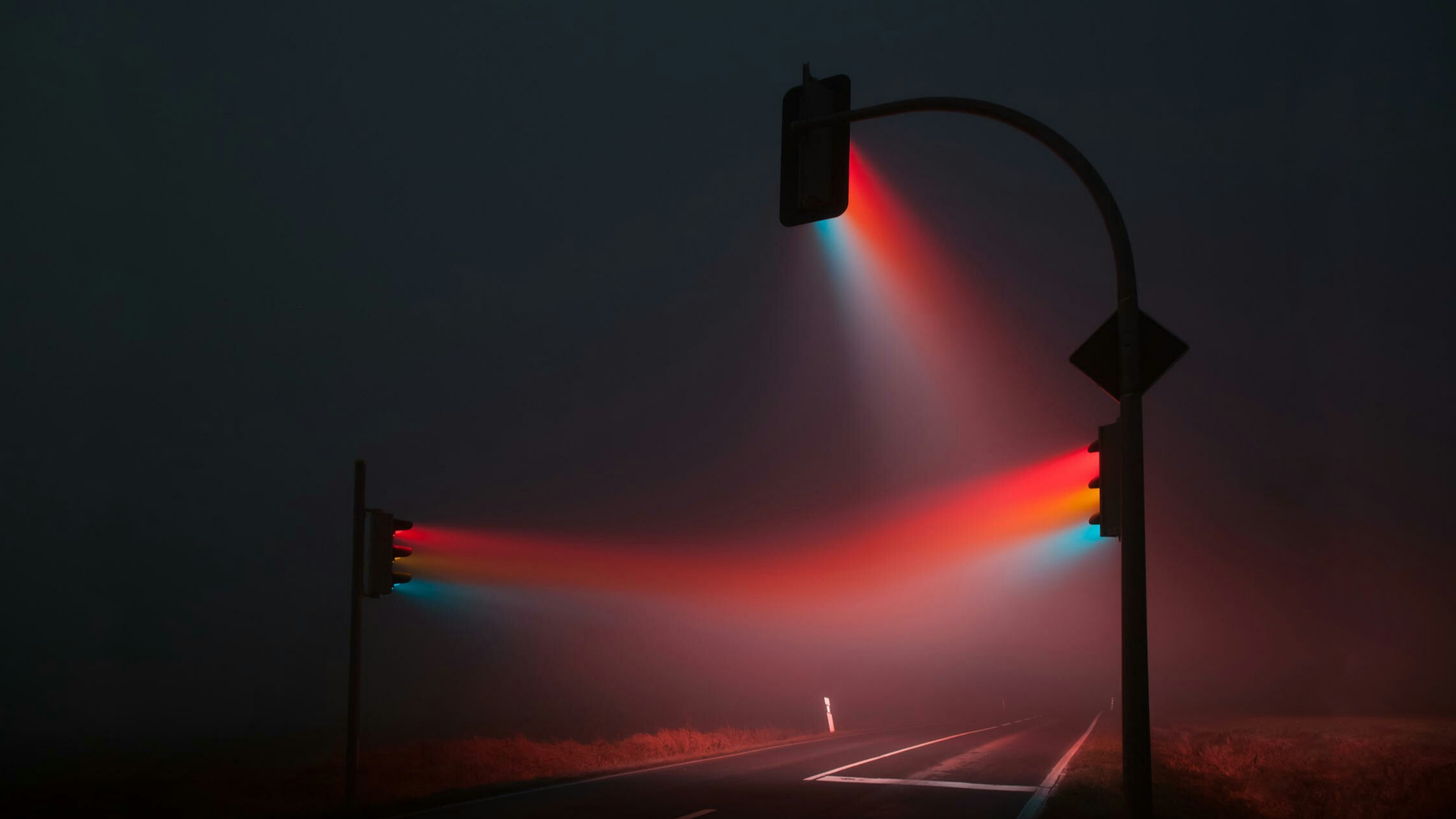 Traffic Lights In The Fog At Night Wallpaper