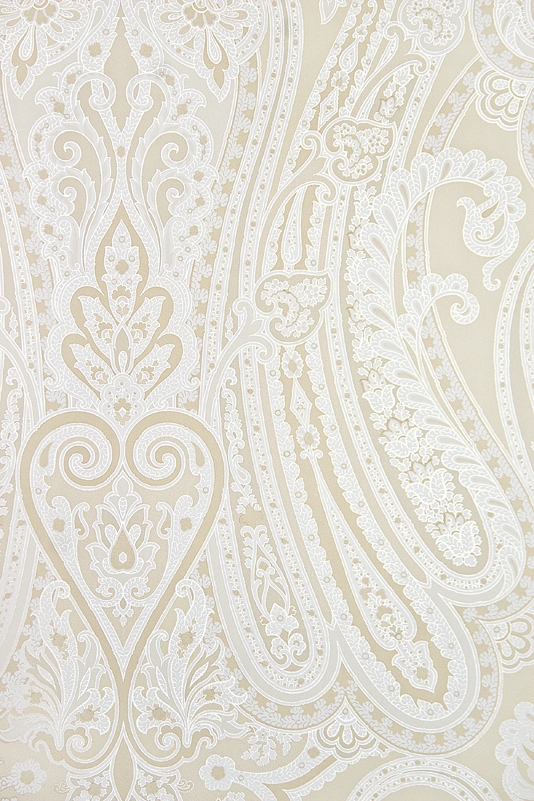 Wallpaper Large Bold Paisley Design In Ivory And White