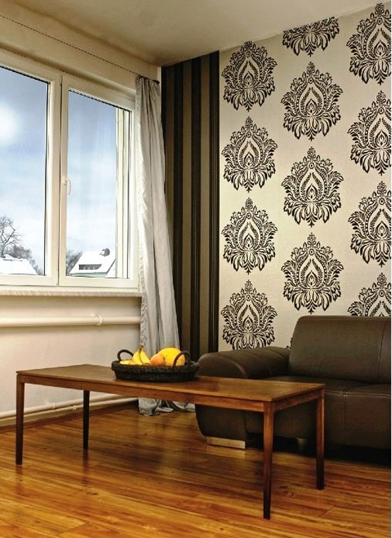 Traditional Floral Damask Large Print Wallpaper For Living Dining And