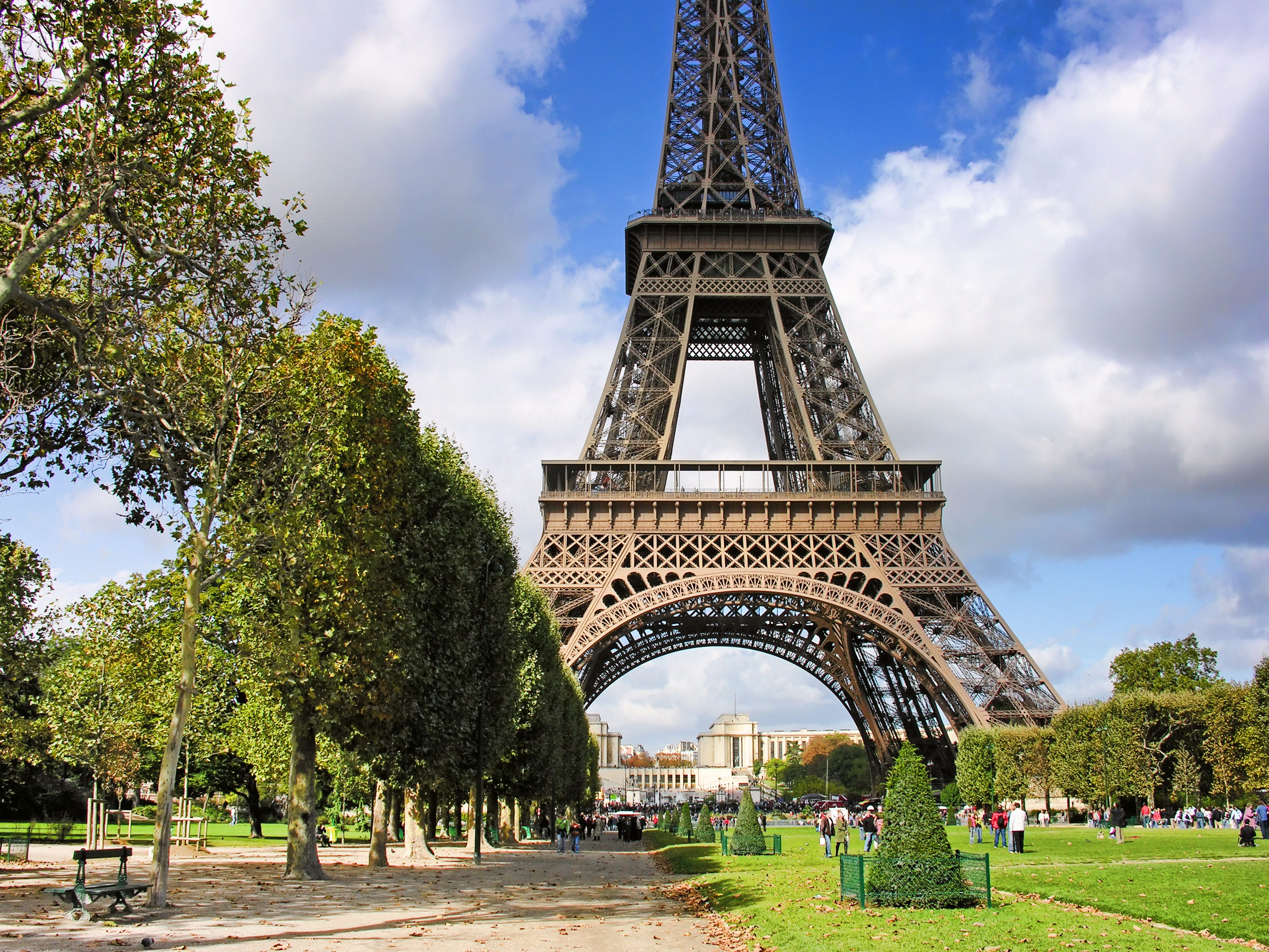 74 Eiffel Tower Desktop Wallpaper On Wallpapersafari