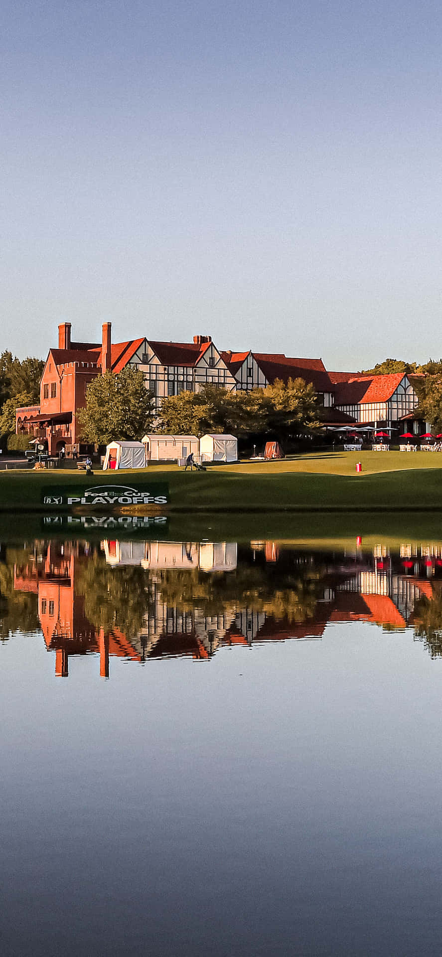 Augusta National iPhone With A House S Reflection Wallpaper