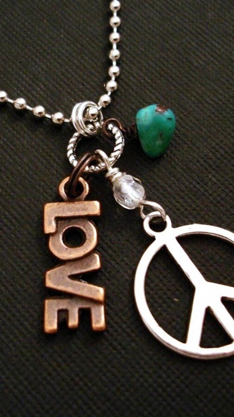 Love Peace Hippie Necklaces Sign Wallpaper