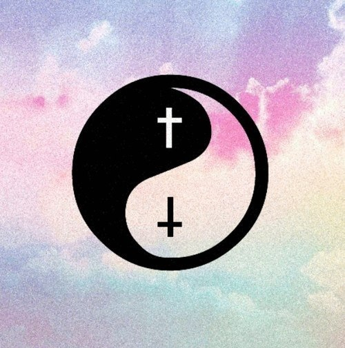 Pastel Goth Picture As It Bines Two Edgy Symbols Yin Yang
