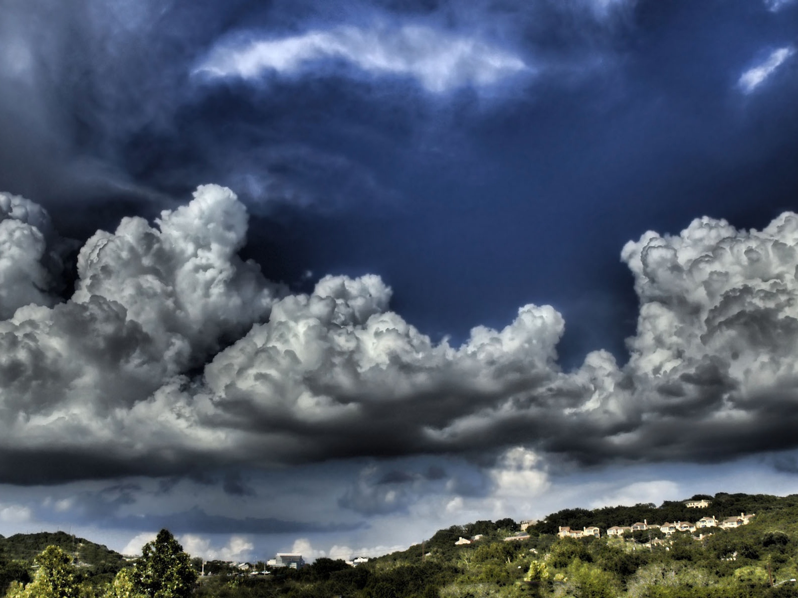 Cloudy Sky HD Wallpaper