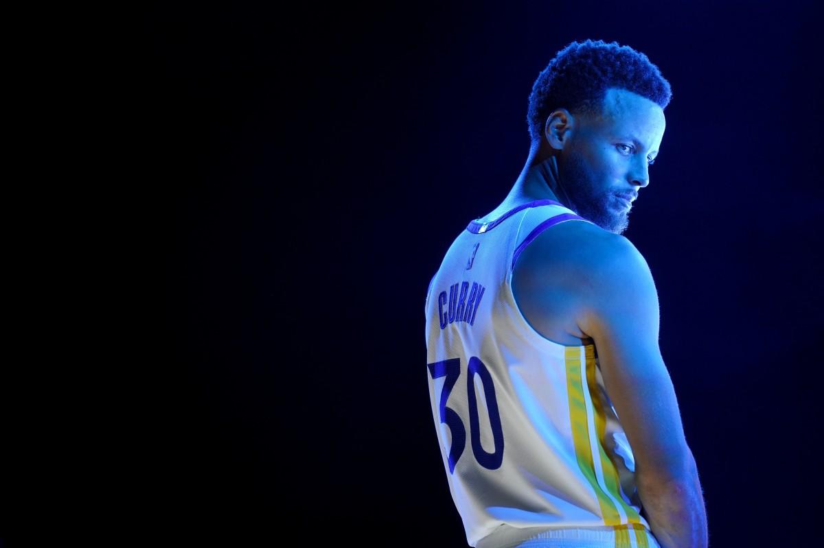 Steph Curry Tweets Out Photos From Japan Fastbreak On Fannation