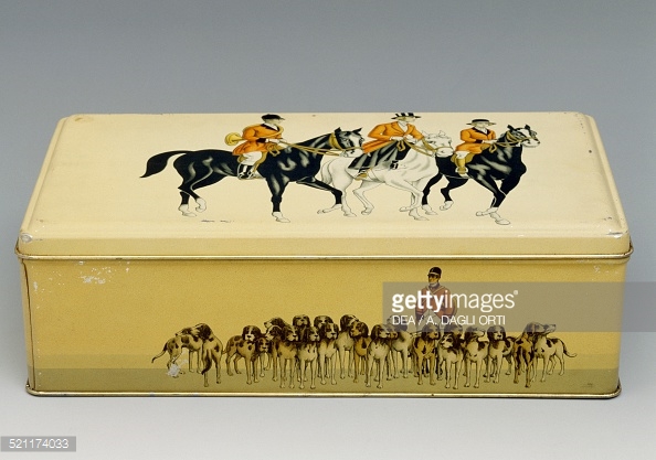 Tin Box For Lazzaroni Biscuits With A Fox Hunting Scene Italy 20th