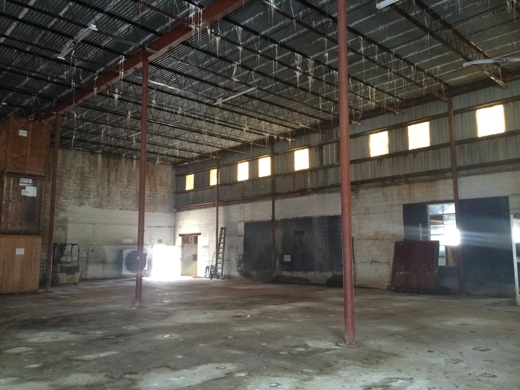 Open Warehouse Space Wallpaper City Industrial Loft Photo Shared By 1024x768
