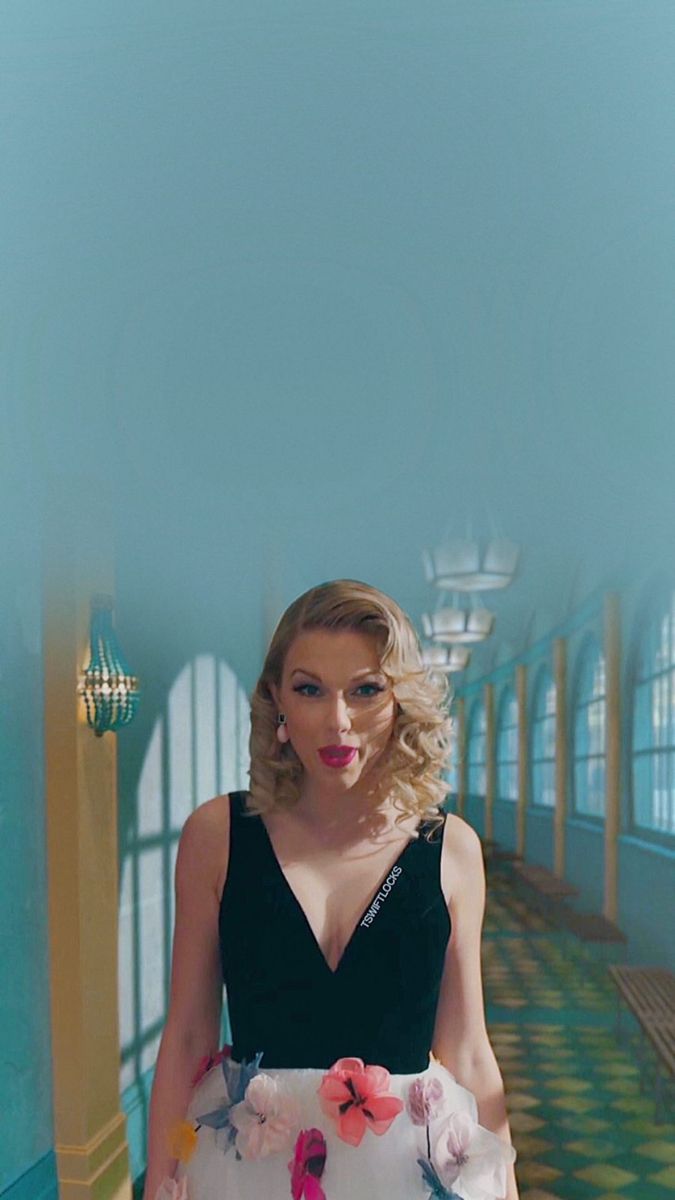 Taylor Swift Lover Wallpaper