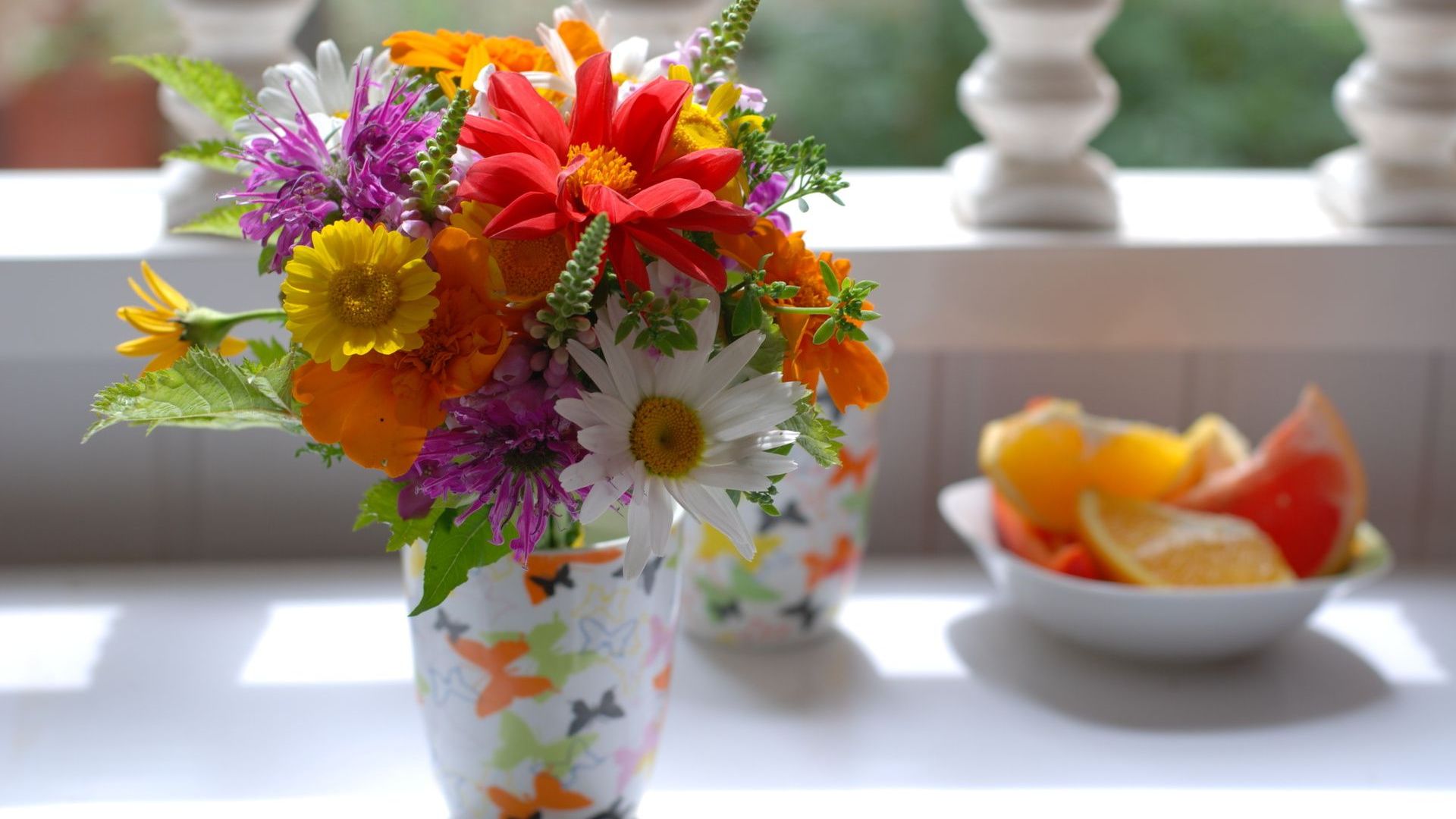 Flowers In A Vase Widescreen Wallpaper