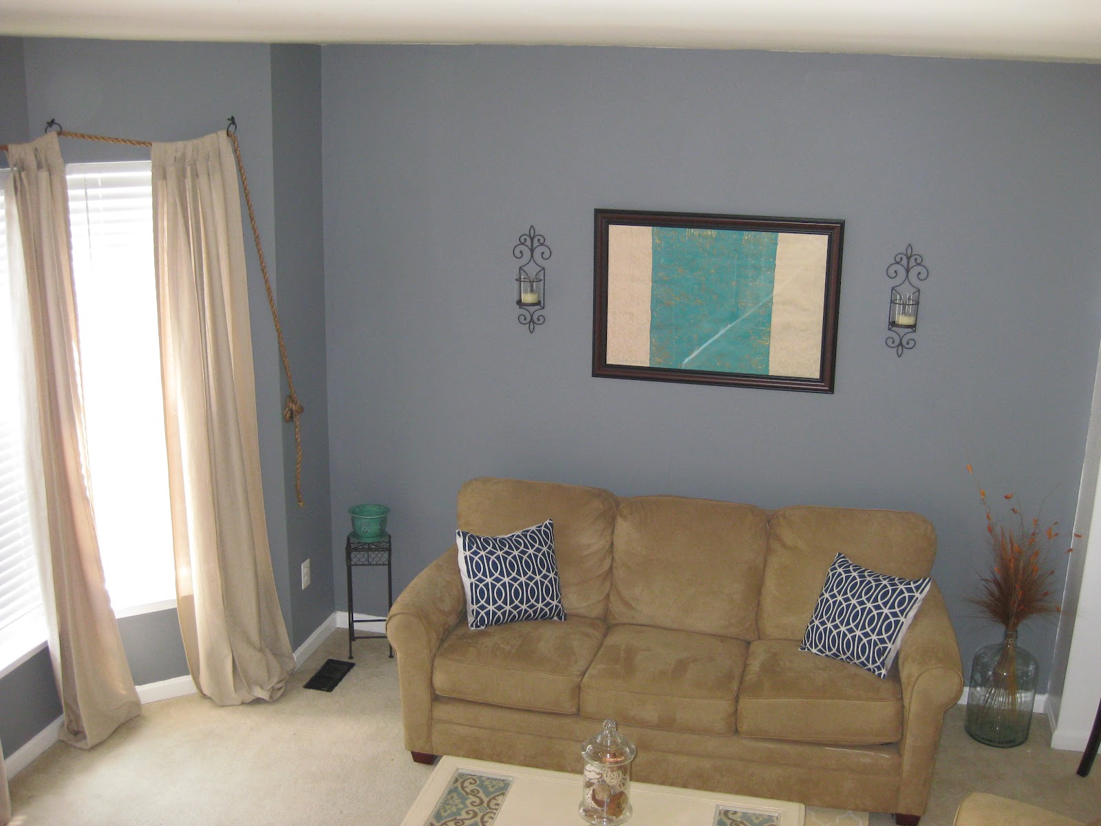 living room wallpaper border