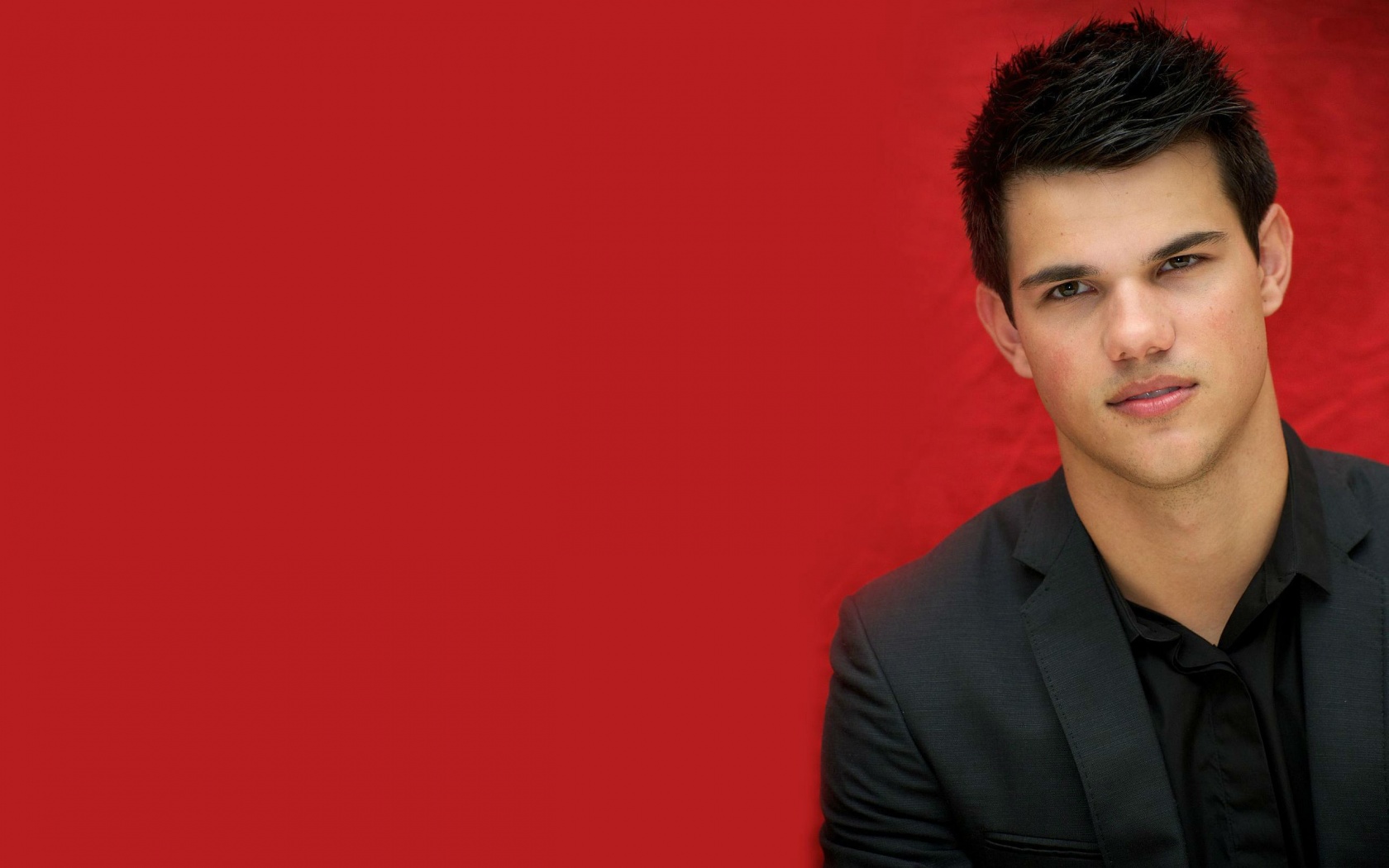 Taylor Daniel Lautner X Close