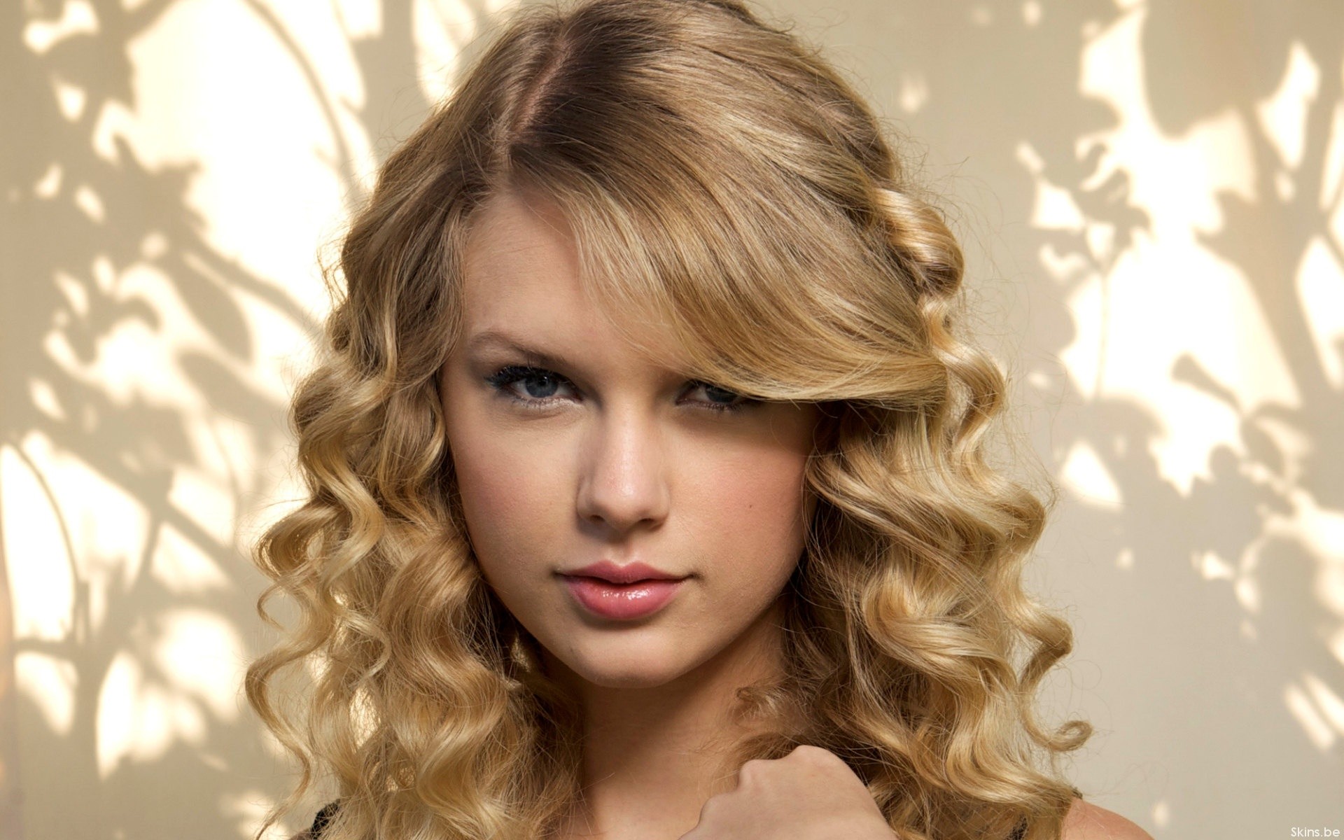 Taylor Swift Gorgeous Exclusive HD Wallpaper