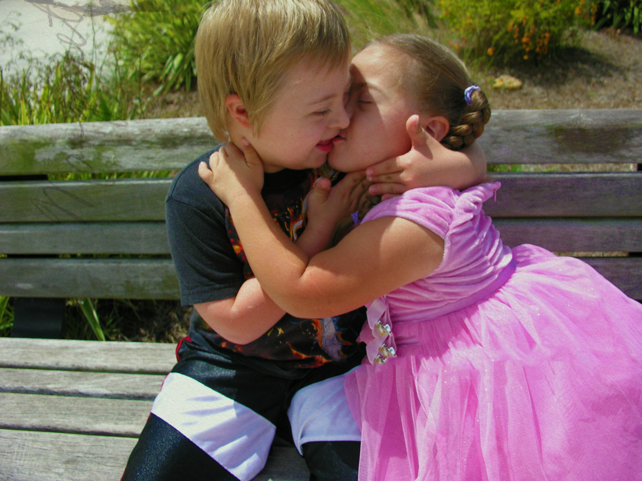 Cute Little Baby Couple Kissing HD Wallpaper Babies